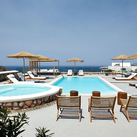 Symmetry Suites Akrotiri  Exterior photo