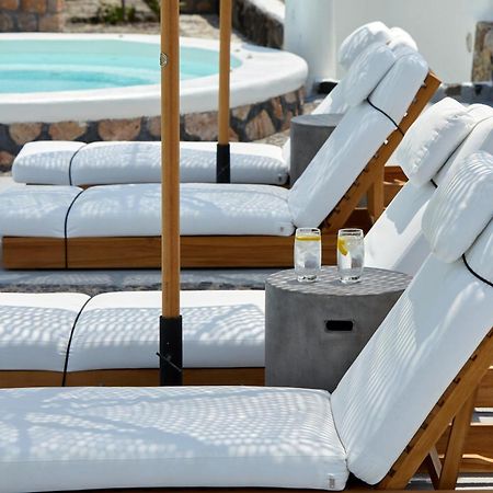 Symmetry Suites Akrotiri  Exterior photo