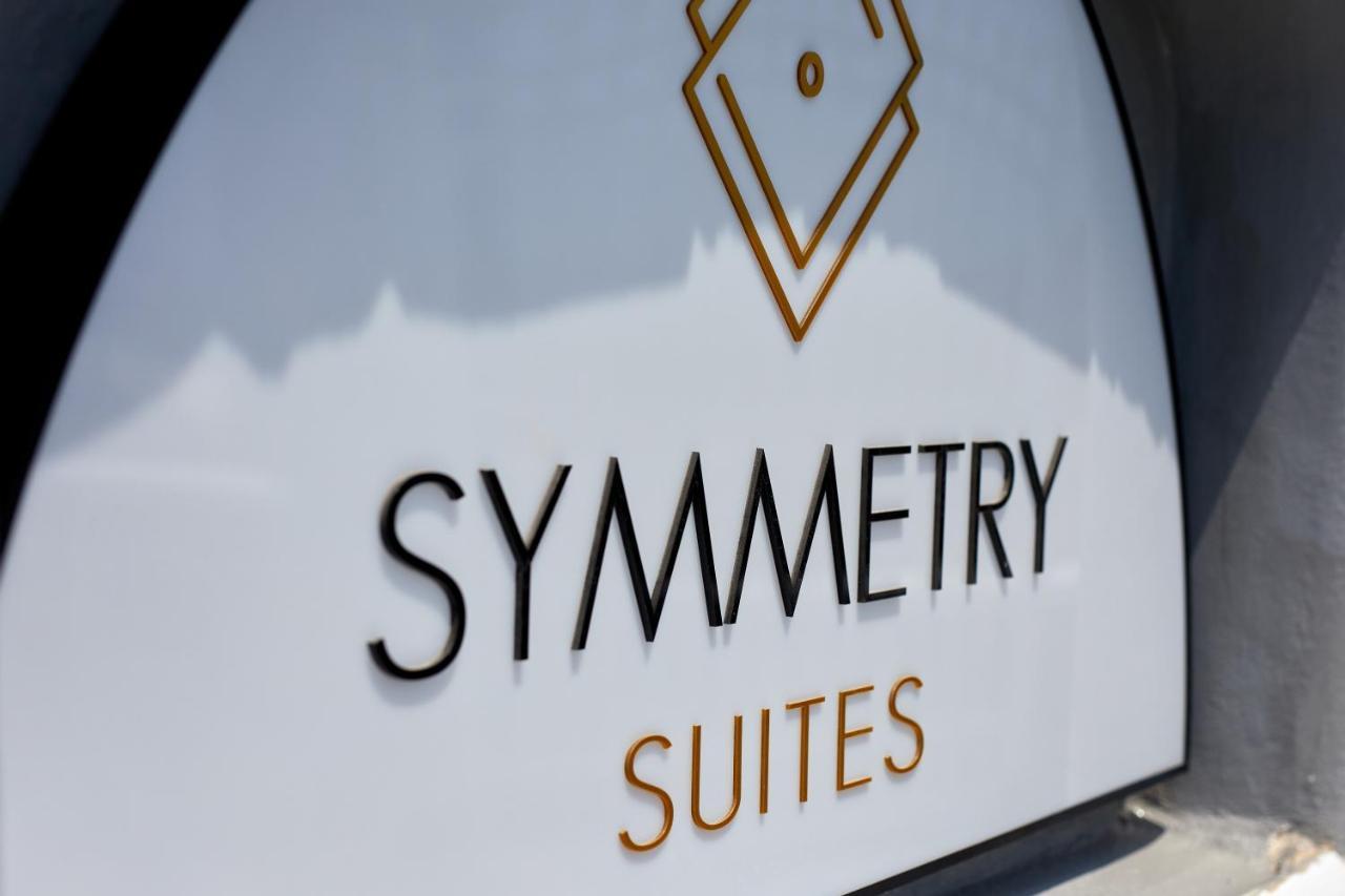 Symmetry Suites Akrotiri  Exterior photo