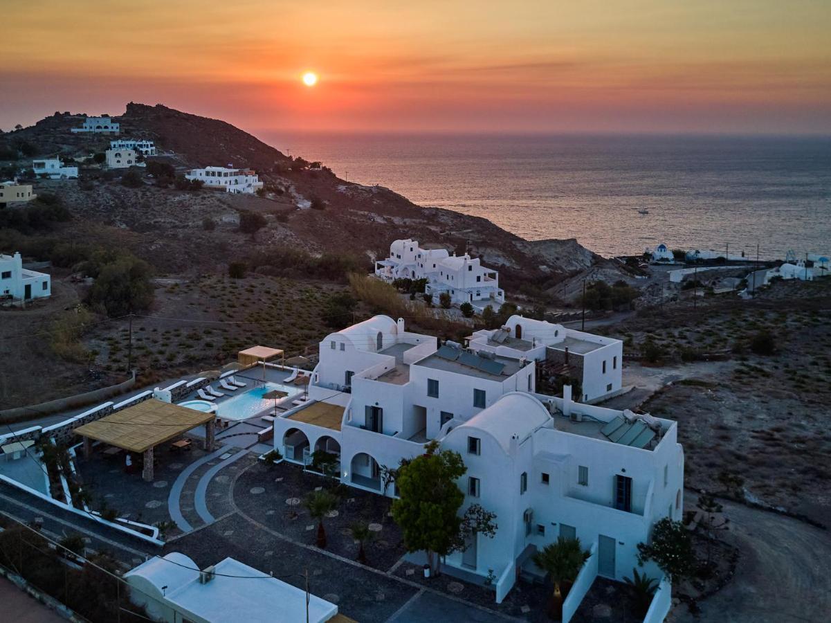 Symmetry Suites Akrotiri  Exterior photo