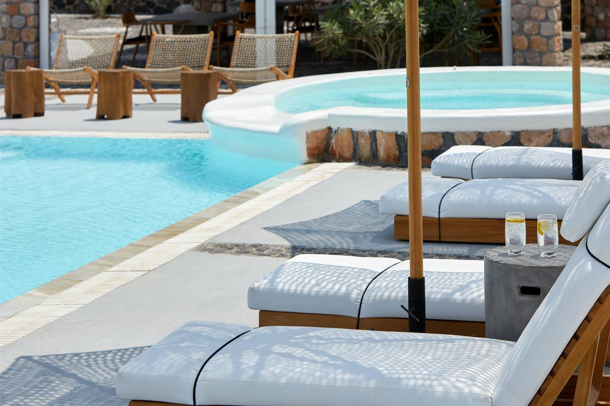 Symmetry Suites Akrotiri  Exterior photo