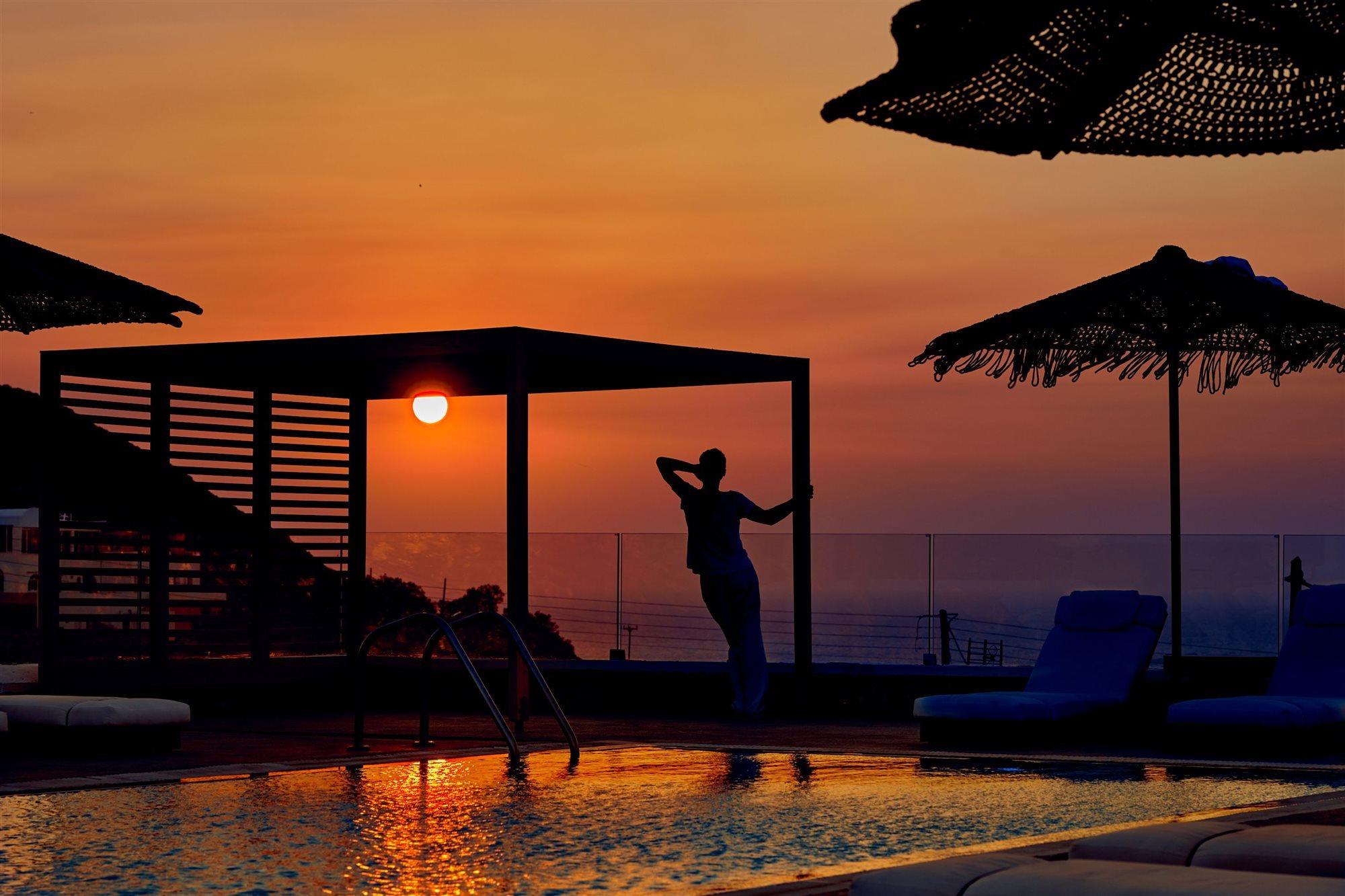 Symmetry Suites Akrotiri  Exterior photo