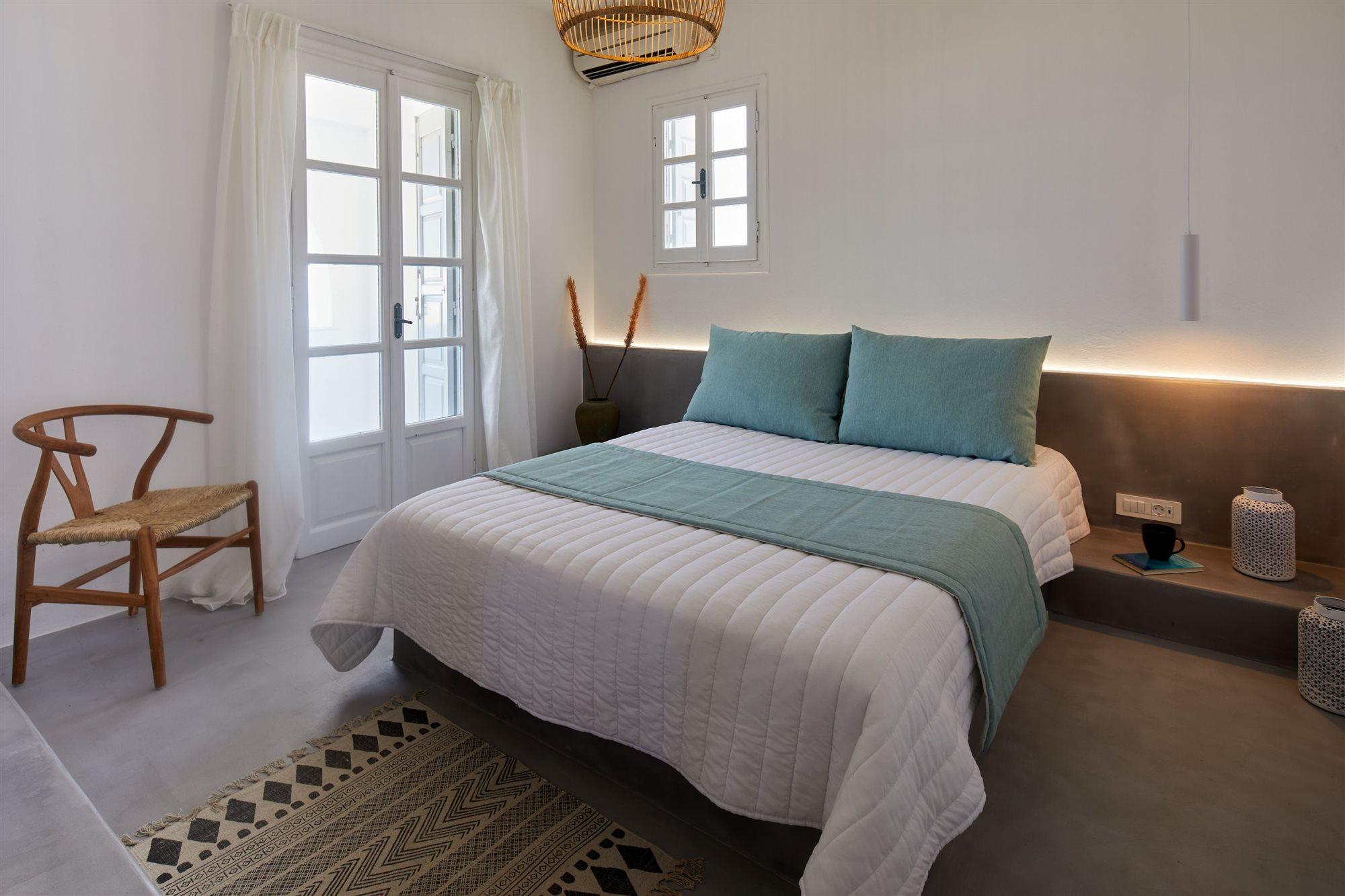 Symmetry Suites Akrotiri  Exterior photo