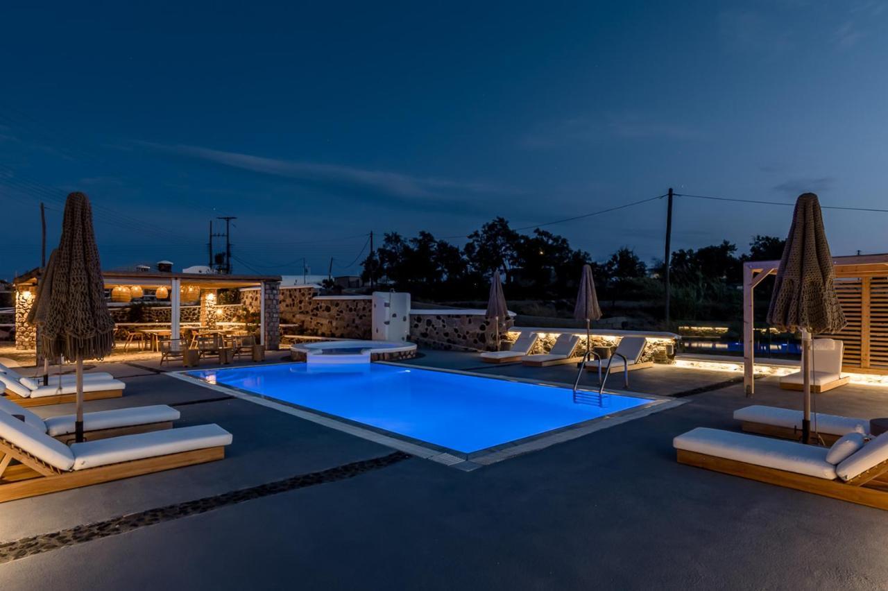 Symmetry Suites Akrotiri  Exterior photo