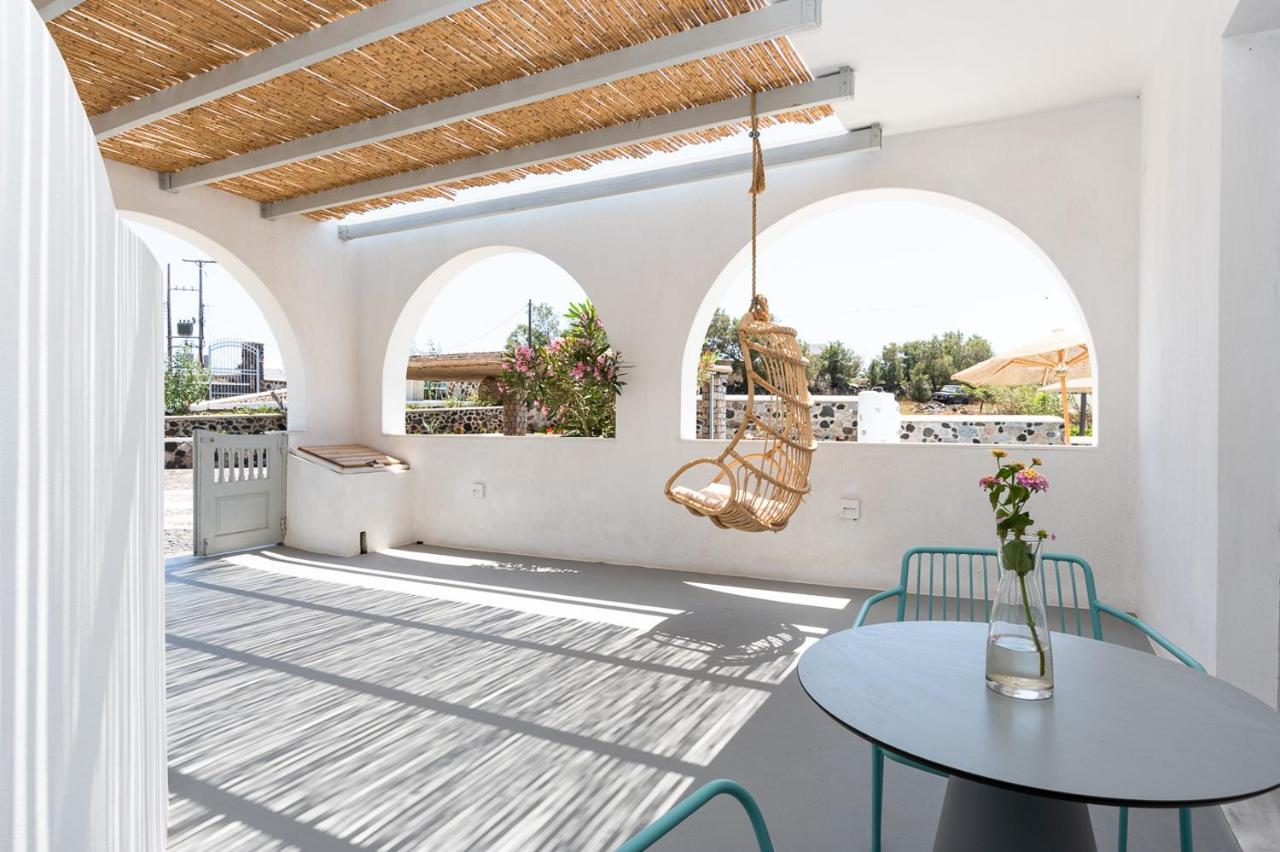 Symmetry Suites Akrotiri  Exterior photo