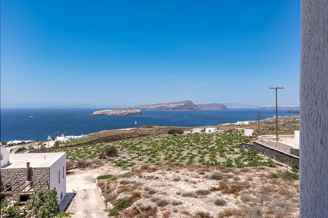 Symmetry Suites Akrotiri  Exterior photo